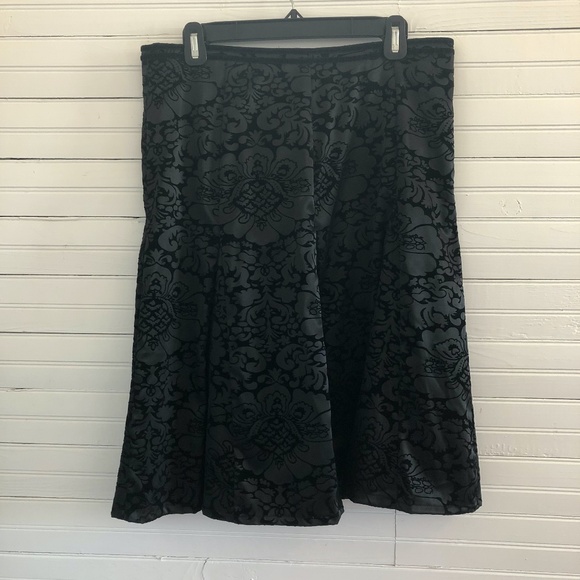 Black Velvet Embossed Skirt - Picture 1 of 5